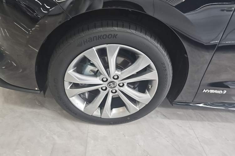 Used Toyota SIENNA 2023 2.5L Hybrid Deluxe Edition Exterior 4