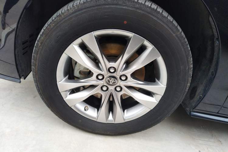 Used Toyota SIENNA 2023 2.5L Hybrid Comfort Edition Exterior 4