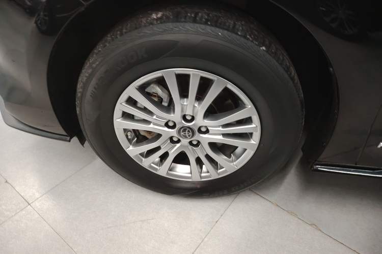 Used Toyota SIENNA 2023 2.5L Hybrid Comfort Edition Exterior 4