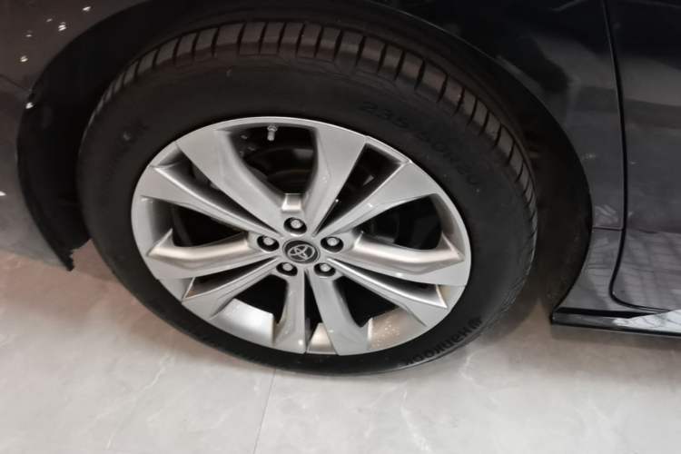 Used Toyota SIENNA 2023 2.5L Hybrid Deluxe Edition Exterior 5