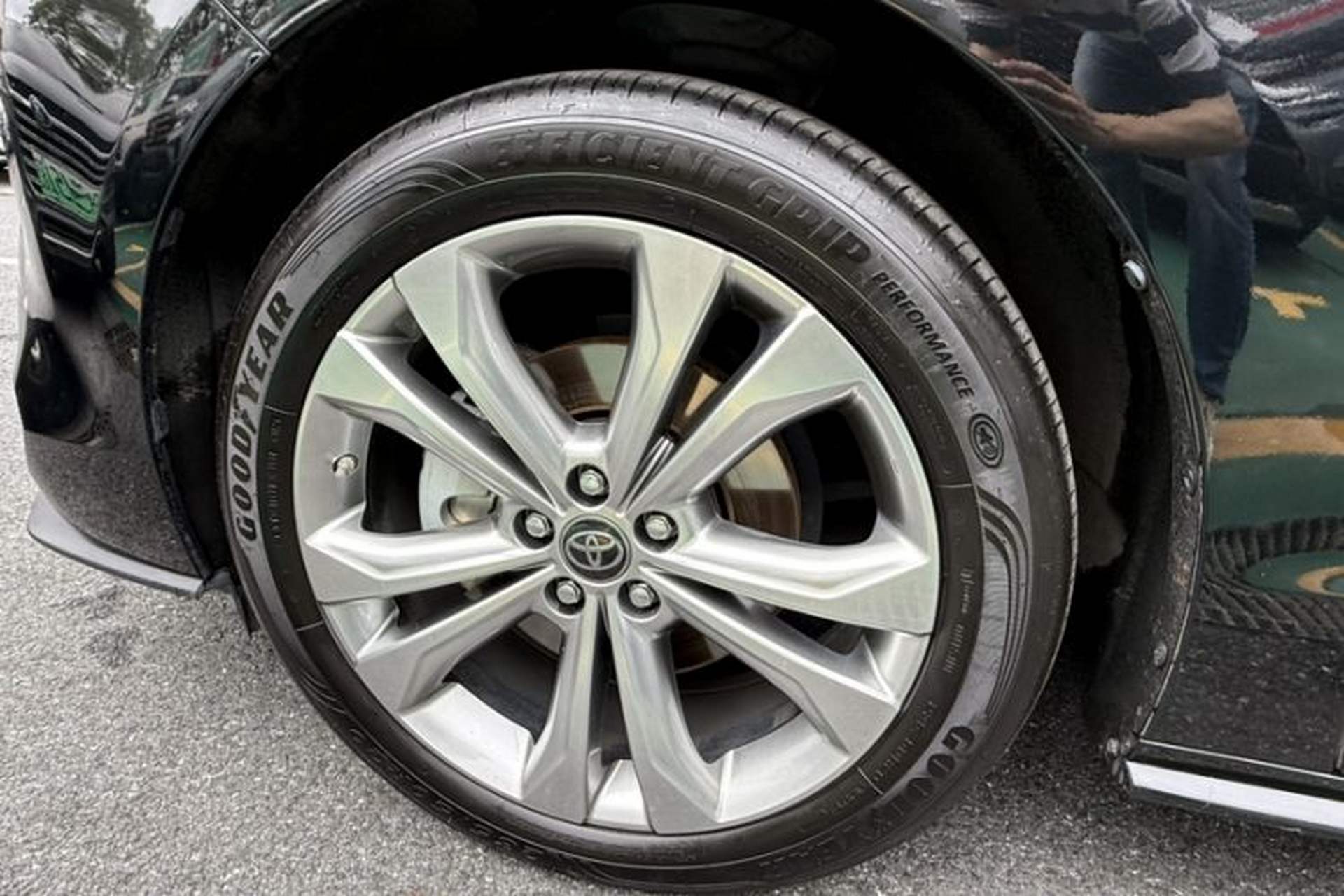 Used Toyota SIENNA 2023 2.5L Hybrid Deluxe Edition Exterior 5