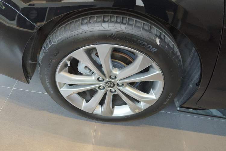 Used Toyota SIENNA 2023 2.5L Hybrid Deluxe Edition Exterior 5