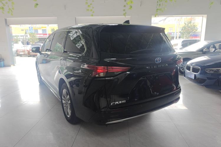 Used Toyota SIENNA 2023 2.5L Hybrid Comfort Edition Exterior 5