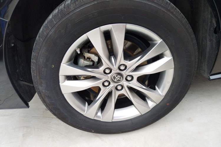 Used Toyota SIENNA 2023 2.5L Hybrid Comfort Edition Exterior 5