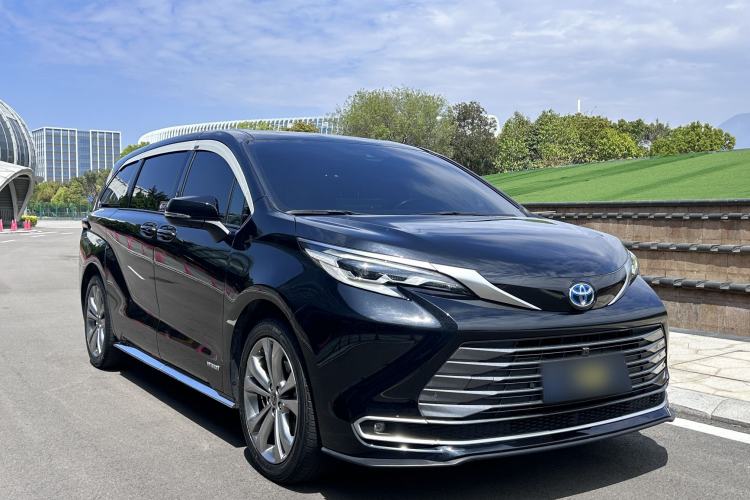 Used Toyota SIENNA 2023 2.5L Hybrid Deluxe Edition Exterior 6