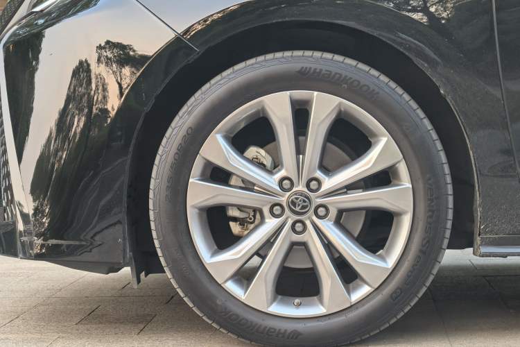 Used Toyota SIENNA 2023 2.5L Hybrid Deluxe Edition Exterior 6