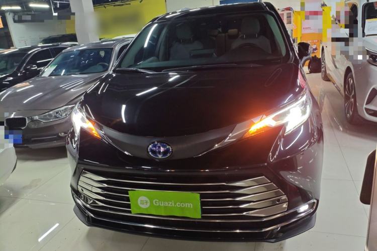 Used Toyota SIENNA 2023 2.5L Hybrid Comfort Edition Front