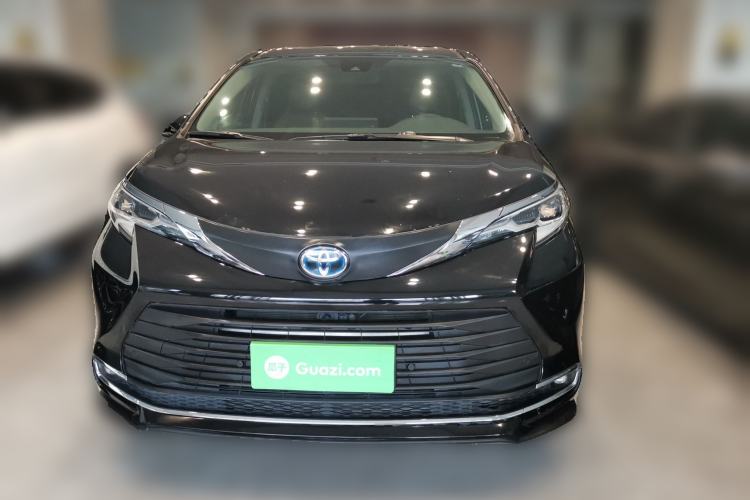 Used Toyota SIENNA 2023 2.5L Hybrid Comfort Edition Front