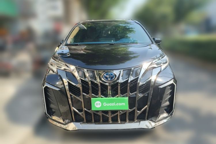Used Toyota SIENNA 2023 2.5L Hybrid Comfort Edition Front