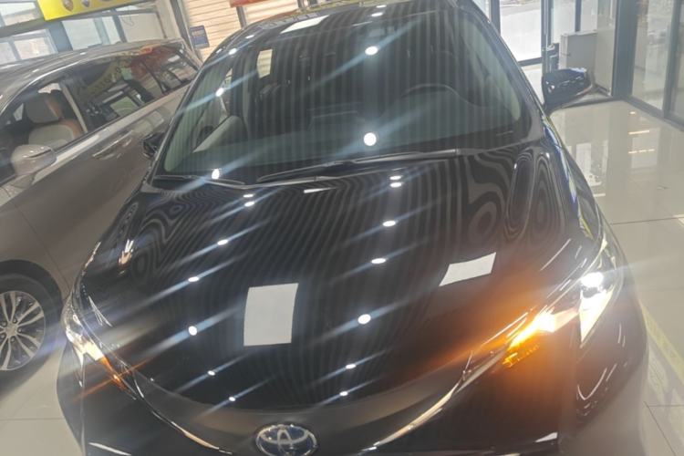 Used Toyota SIENNA 2023 2.5L Hybrid Comfort Edition Front