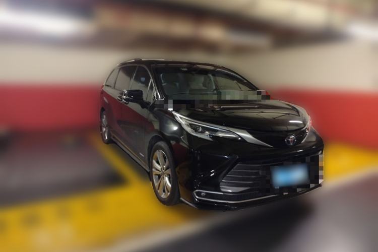 Used Toyota SIENNA 2023 2.5L Hybrid Deluxe Edition Front Right 45 Deg