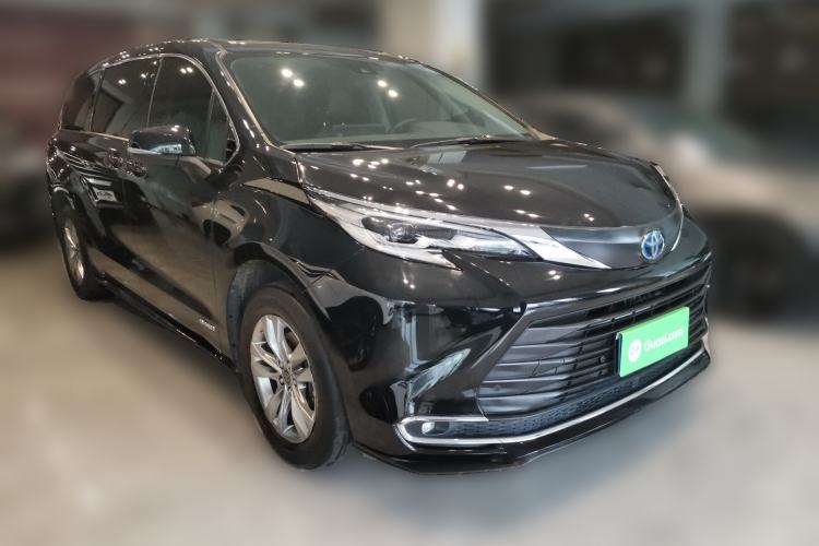 Used Toyota SIENNA 2023 2.5L Hybrid Comfort Edition Front Right 45 Deg