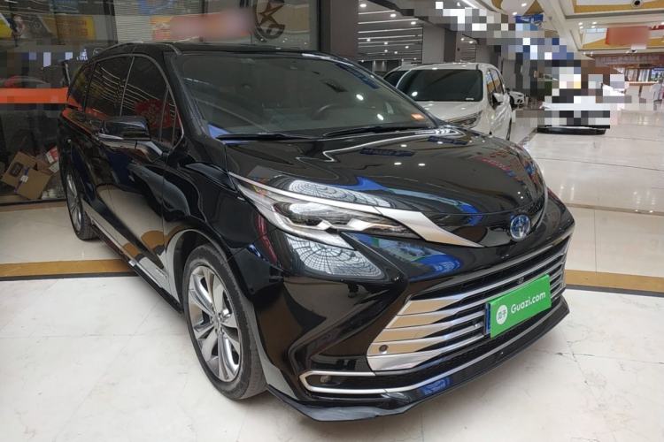 Used Toyota SIENNA 2023 2.5L Hybrid Platinum Edition Front Right 45 Deg