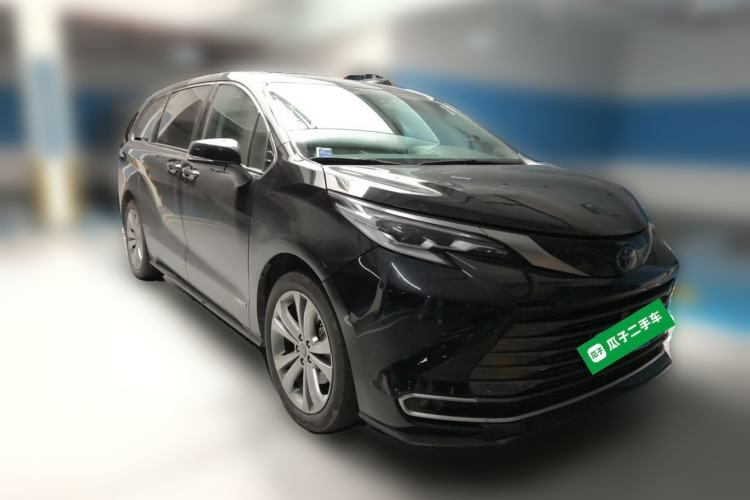 Used Toyota SIENNA 2023 2.5L Hybrid Deluxe Edition Front Right 45 Deg