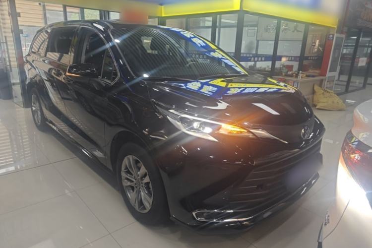 Used Toyota SIENNA 2023 2.5L Hybrid Comfort Edition Front Right 45 Deg