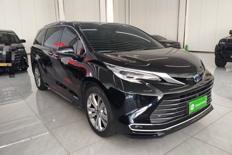 Used Toyota SIENNA 2023 2.5L Hybrid Deluxe Edition Front Right 45 Deg