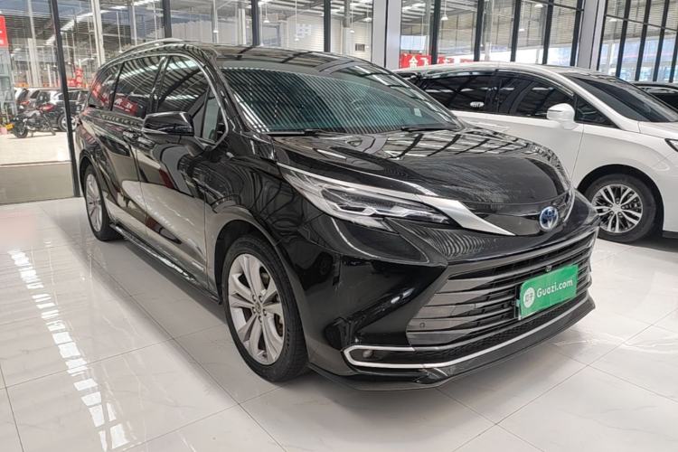 Used Toyota SIENNA 2023 2.5L Hybrid Deluxe Edition Front Right 45 Deg