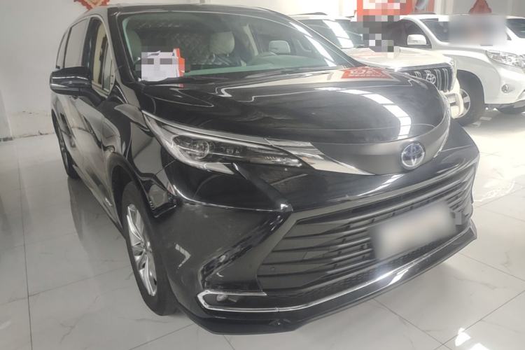 Used Toyota SIENNA 2023 2.5L Hybrid Comfort Edition Front Right 45 Deg