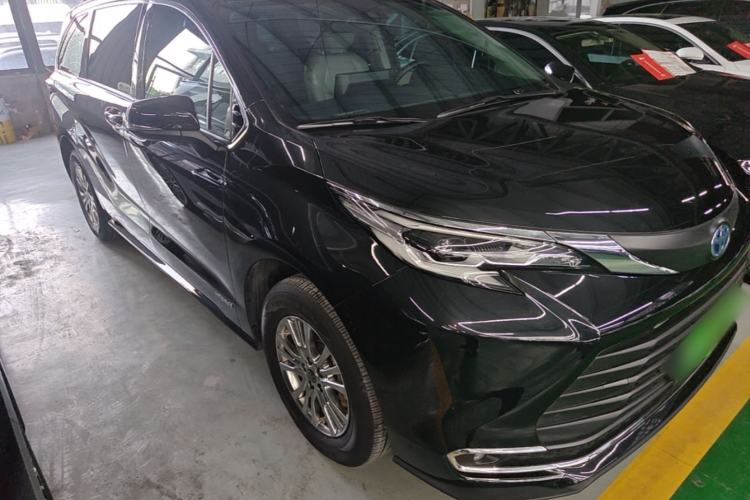 Used Toyota SIENNA 2023 2.5L Hybrid Comfort Edition Front Right 45 Deg