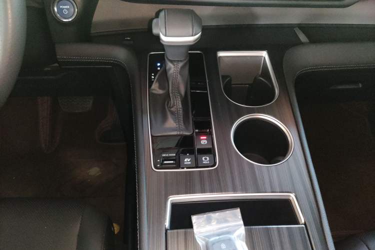 Used Toyota SIENNA 2023 2.5L Hybrid Deluxe Edition Gear Lever