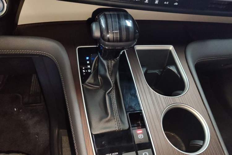 Used Toyota SIENNA 2023 2.5L Hybrid Comfort Edition Gear Lever