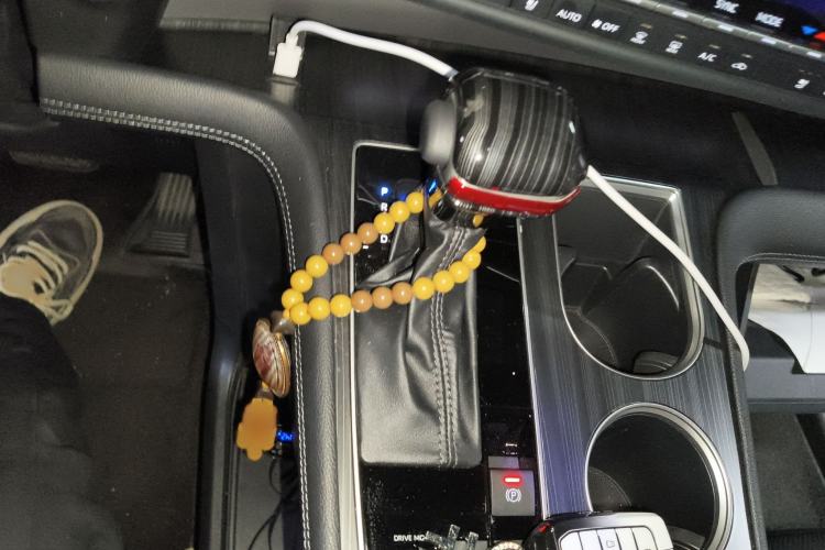 Used Toyota SIENNA 2023 2.5L Hybrid Deluxe Edition Gear Lever