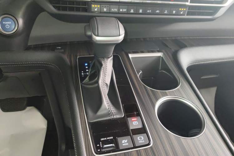 Used Toyota SIENNA 2023 2.5L Hybrid Platinum Edition Gear Lever