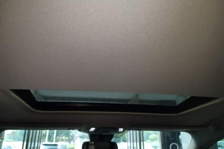 Used Toyota SIENNA 2023 2.5L Hybrid Comfort Edition Headliner