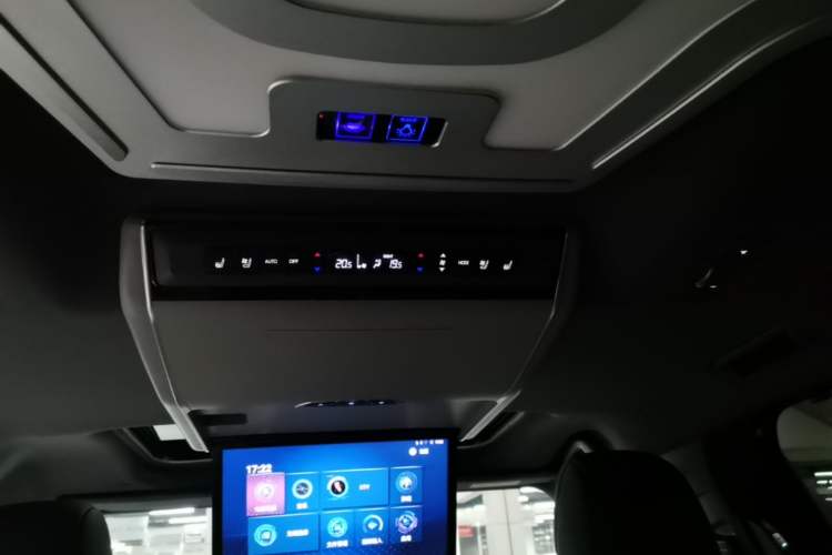 Used Toyota SIENNA 2023 2.5L Hybrid Deluxe Edition Headliner