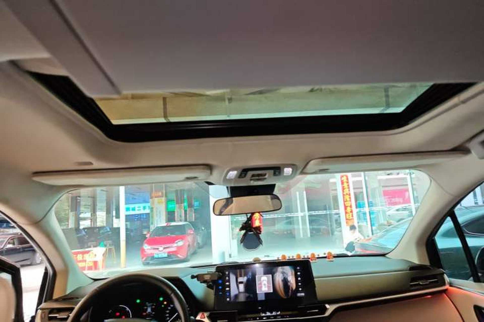 Used Toyota SIENNA 2023 2.5L Hybrid Comfort Edition Headliner