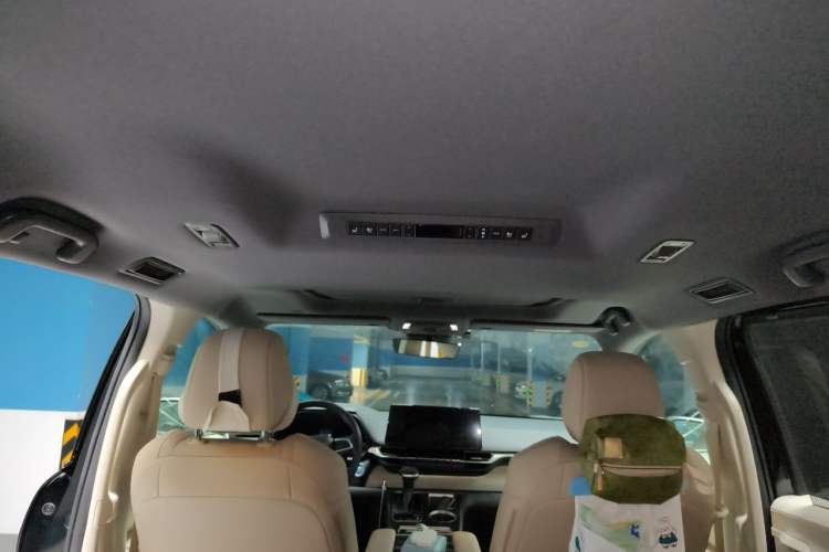 Used Toyota SIENNA 2023 2.5L Hybrid Deluxe Edition Headliner