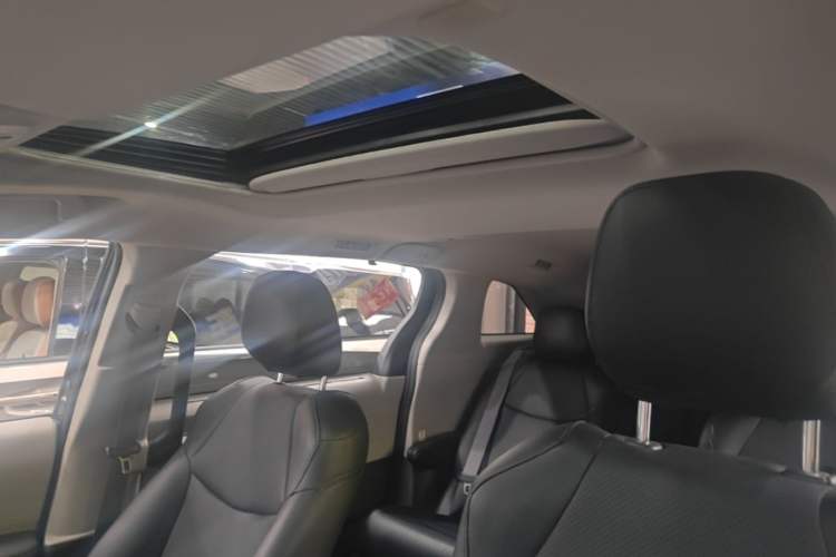 Used Toyota SIENNA 2023 2.5L Hybrid Comfort Edition Headliner