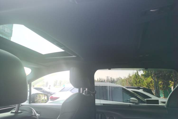 Used Toyota SIENNA 2023 2.5L Hybrid Deluxe Edition Headliner