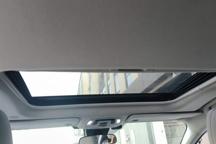 Used Toyota SIENNA 2023 2.5L Hybrid Comfort Edition Headliner
