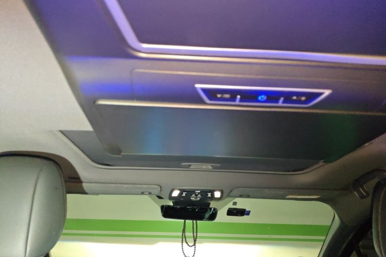 Used Toyota SIENNA 2023 2.5L Hybrid Deluxe Edition Headliner