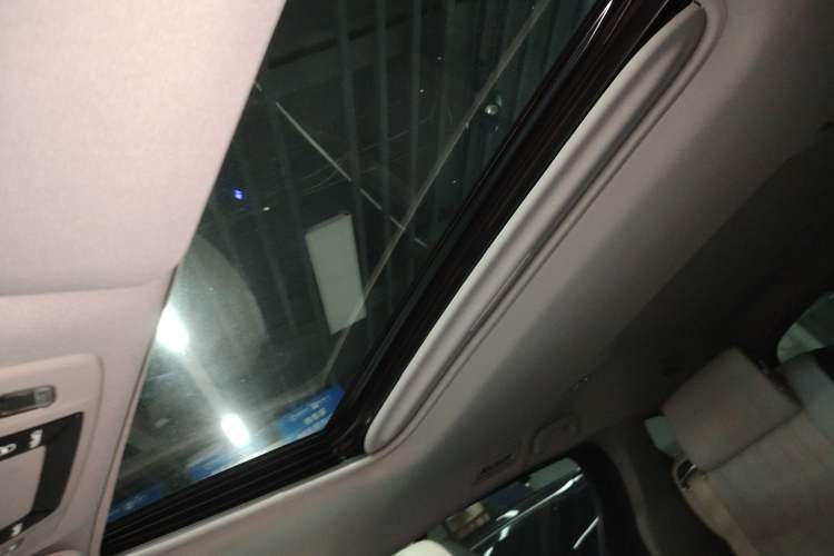 Used Toyota SIENNA 2023 2.5L Hybrid Comfort Edition Headliner