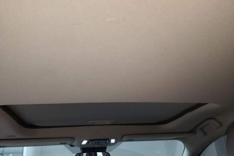 Used Toyota SIENNA 2023 2.5L Hybrid Comfort Edition Headliner