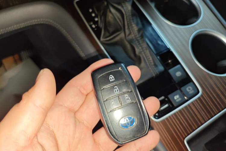 Used Toyota SIENNA 2023 2.5L Hybrid Comfort Edition Interior 1