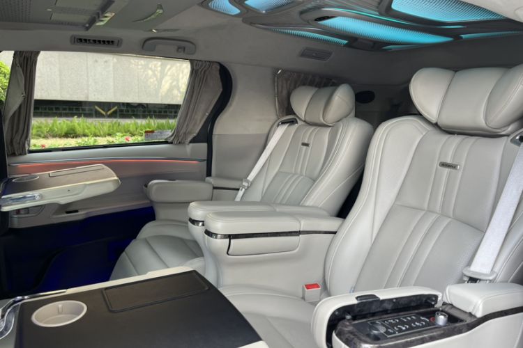 Used Toyota SIENNA 2023 2.5L Hybrid Comfort Edition Interior 1