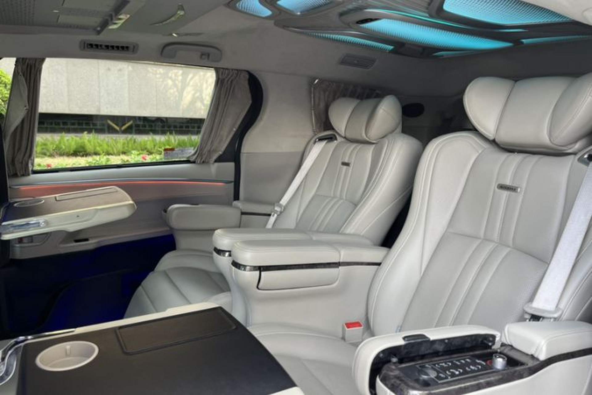 Used Toyota SIENNA 2023 2.5L Hybrid Comfort Edition Interior 1