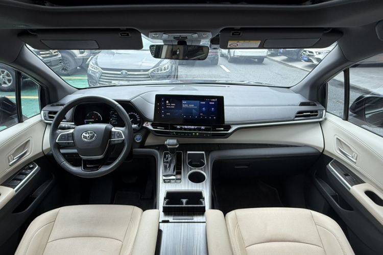 Used Toyota SIENNA 2023 2.5L Hybrid Deluxe Edition Interior 1
