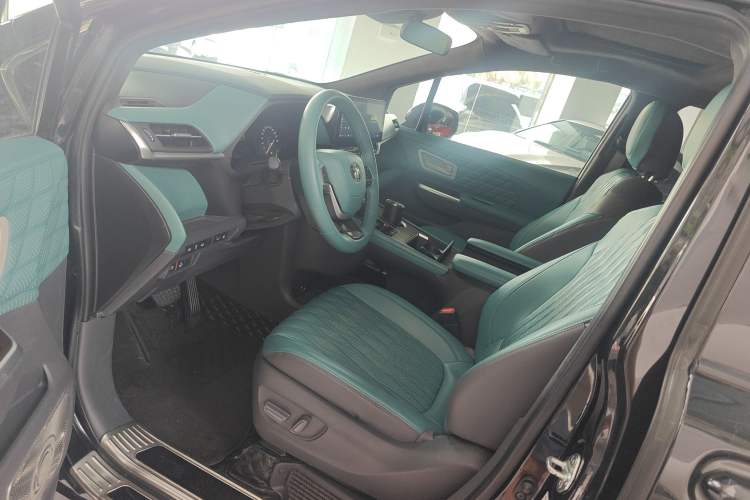Used Toyota SIENNA 2023 2.5L Hybrid Comfort Edition Interior 1