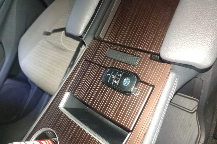 Used Toyota SIENNA 2023 2.5L Hybrid Comfort Edition Interior 1