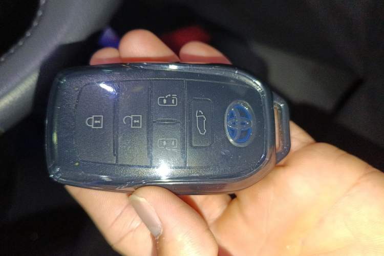 Used Toyota SIENNA 2023 2.5L Hybrid Deluxe Edition Interior 1