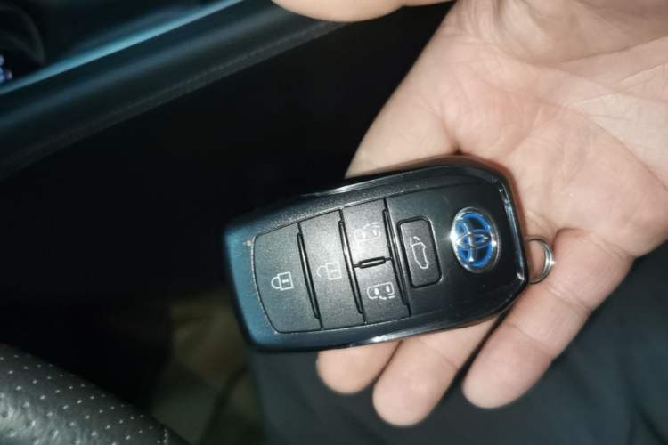 Used Toyota SIENNA 2023 2.5L Hybrid Deluxe Edition Interior 1