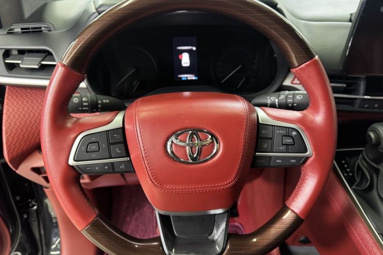 Used Toyota SIENNA 2023 2.5L Hybrid Comfort Edition Interior 2
