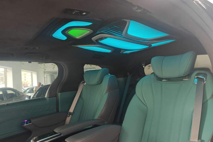 Used Toyota SIENNA 2023 2.5L Hybrid Comfort Edition Interior 3
