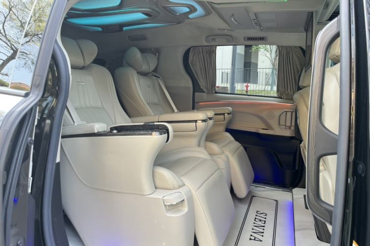 Used Toyota SIENNA 2023 2.5L Hybrid Comfort Edition Interior 5