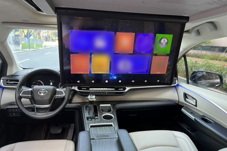 Used Toyota SIENNA 2023 2.5L Hybrid Comfort Edition Interior 6