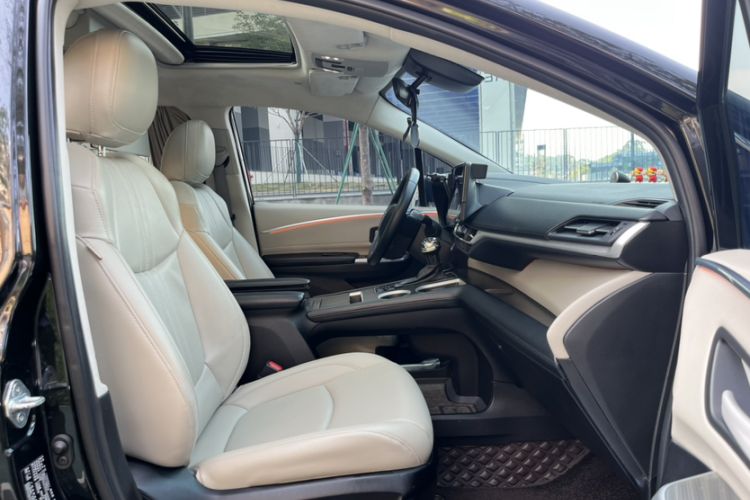 Used Toyota SIENNA 2023 2.5L Hybrid Comfort Edition Interior 7